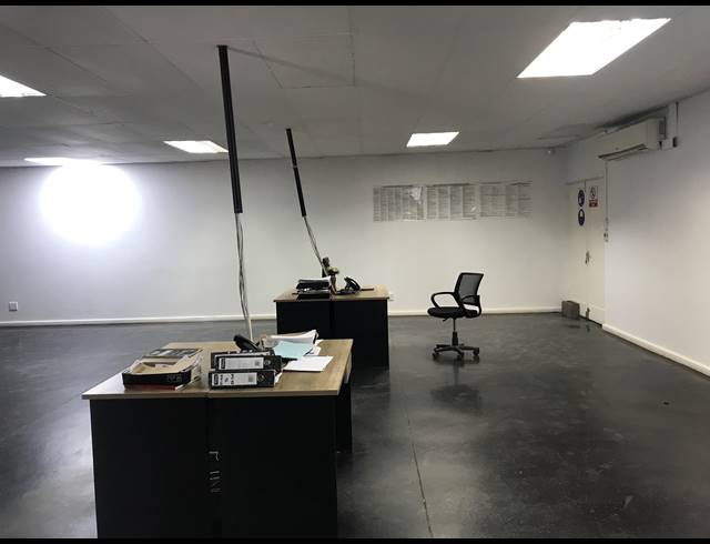 2,600M² WAREHOUSE TO LET IN BRIARDENE
